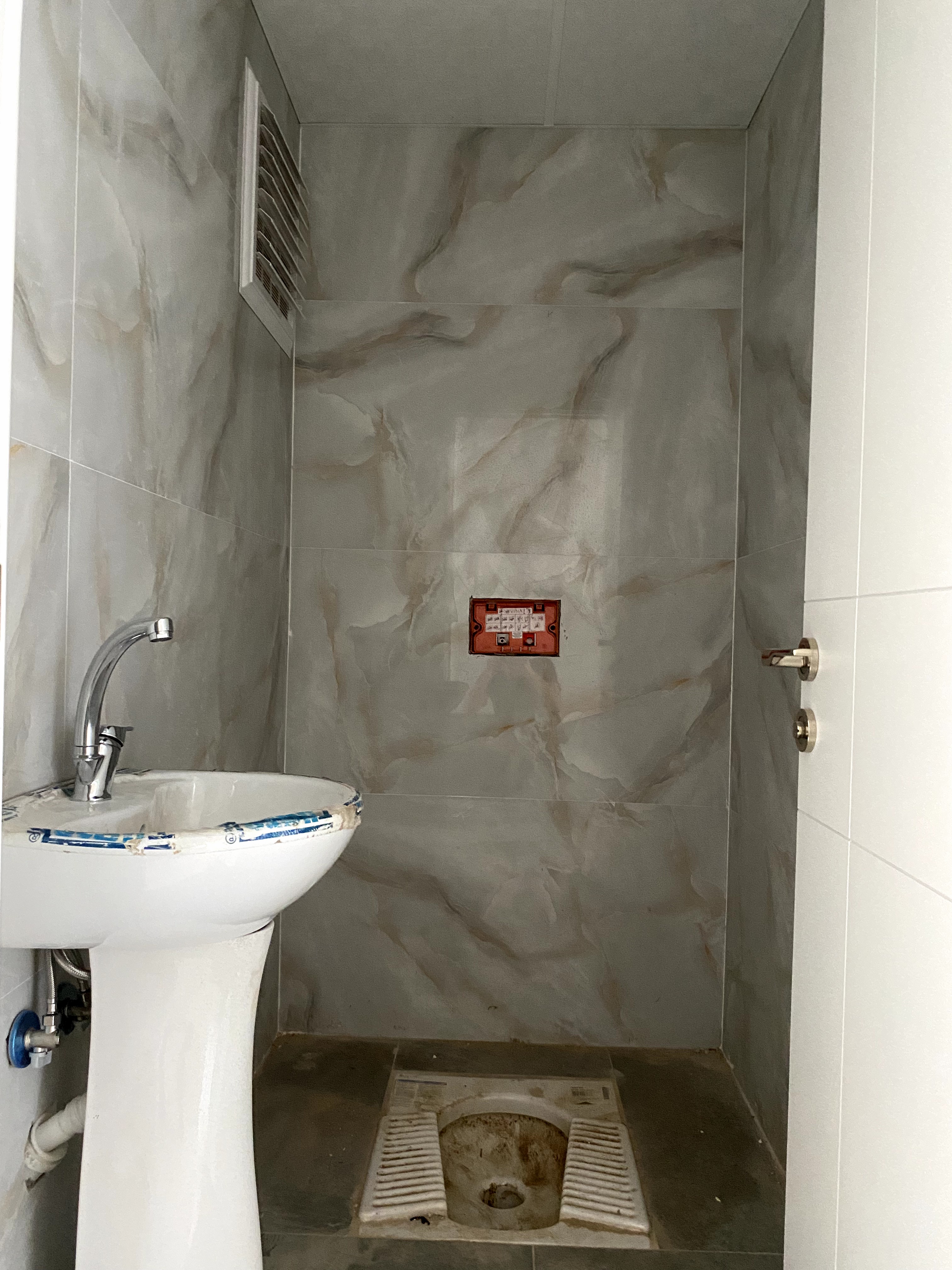 DÖŞEMEALTI ALTINKALE’DE HAVUZ CEPHELİ SATILIK  2+1 DAİRE