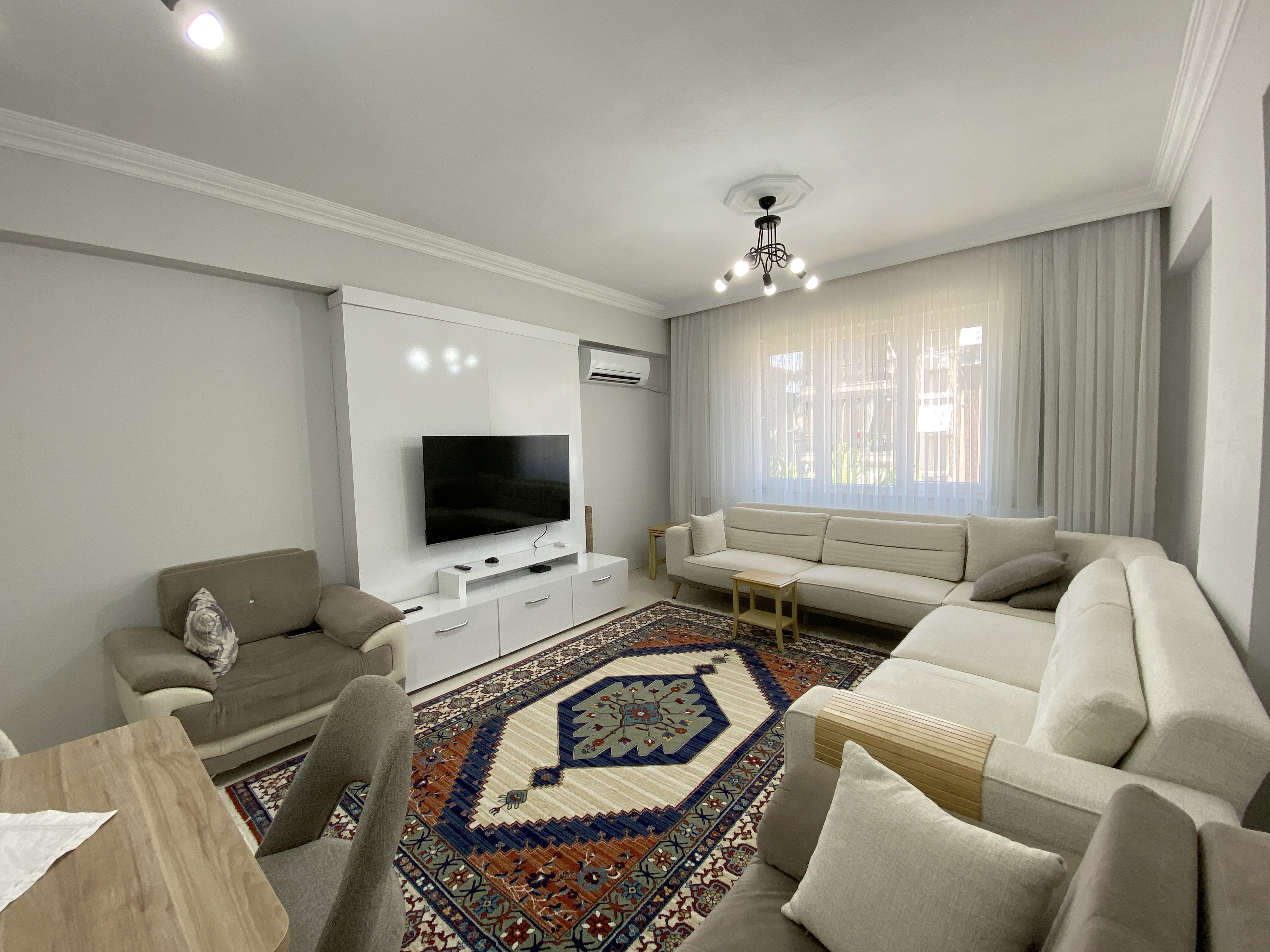Vega Invest’ten Dokuma OFM Hastanesi Yanında Kiralık 3+1 Daire